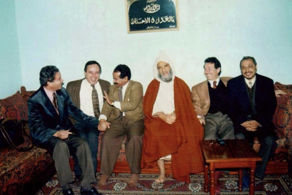 حقوقيون في زيارة الإمام أثناء إقامته الإجبارية