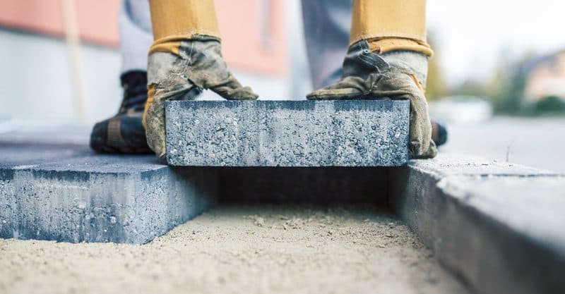 التنمية بين الاستيراد والبناء